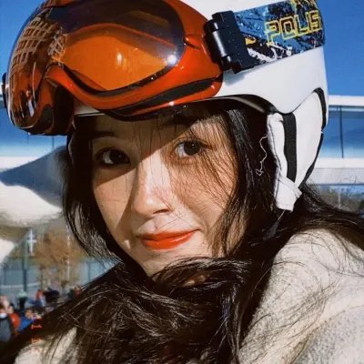 拉．拉